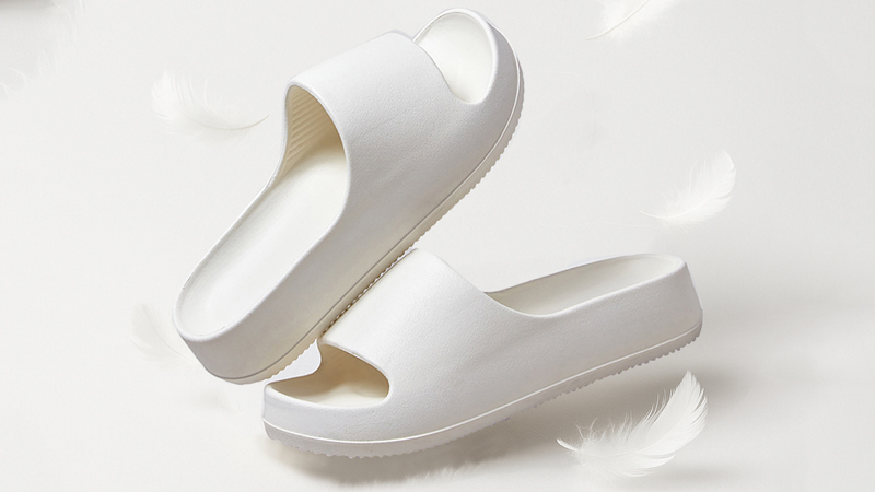 EVA slippers lightweight cushioned sole showing soft foam structure for indoor comfort and OEM wholesale manufacturing.