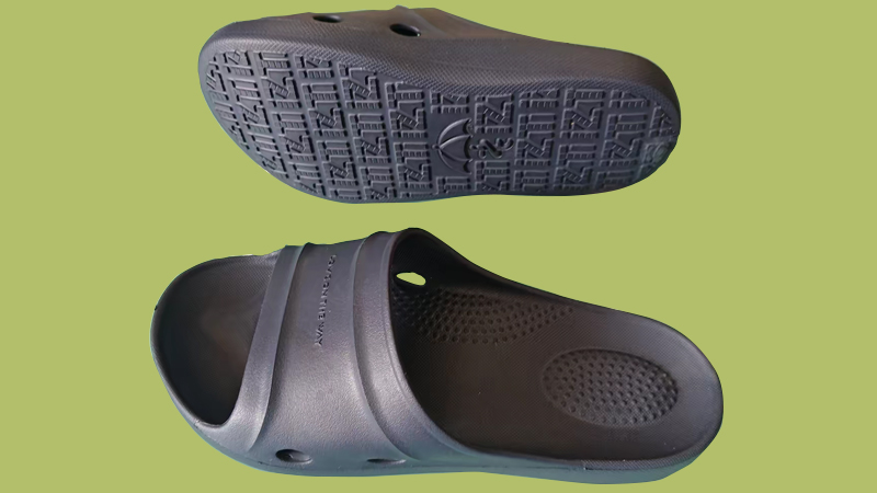 Rubber sole slipper outsole showing durability tread pattern and anti-slip design for footwear manufacturing